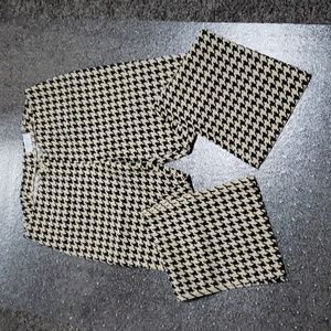 H&M Hennes Black/Dark Brown and Tan Houndstooth Cropped Pants Size Medium